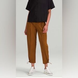 Lululemon Cotton-Blend Twill Trouser *7/8 Length, size 31, High Rise